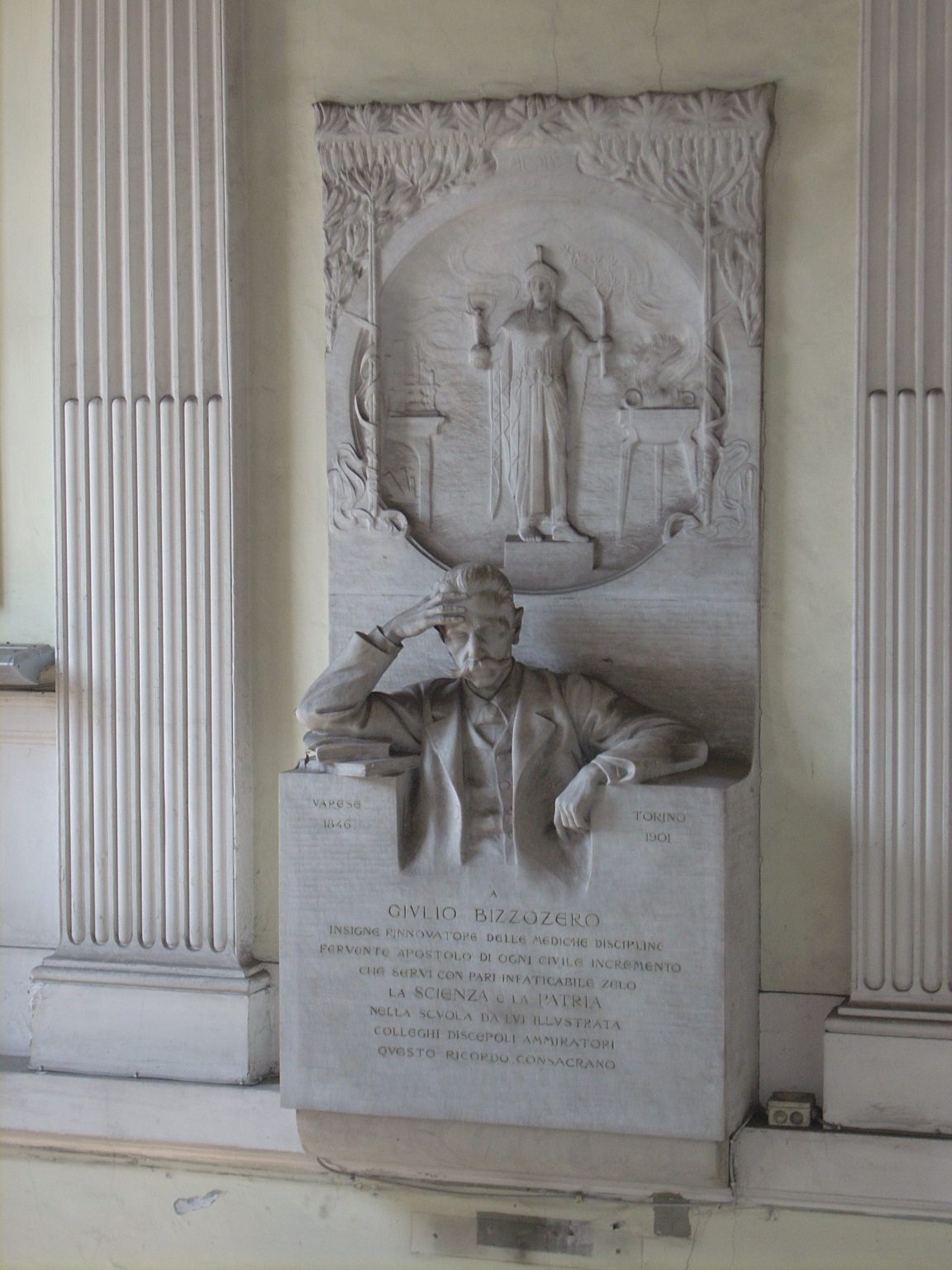 Giulio Bizzozero s monument, Turin, Italy - 02.JPG